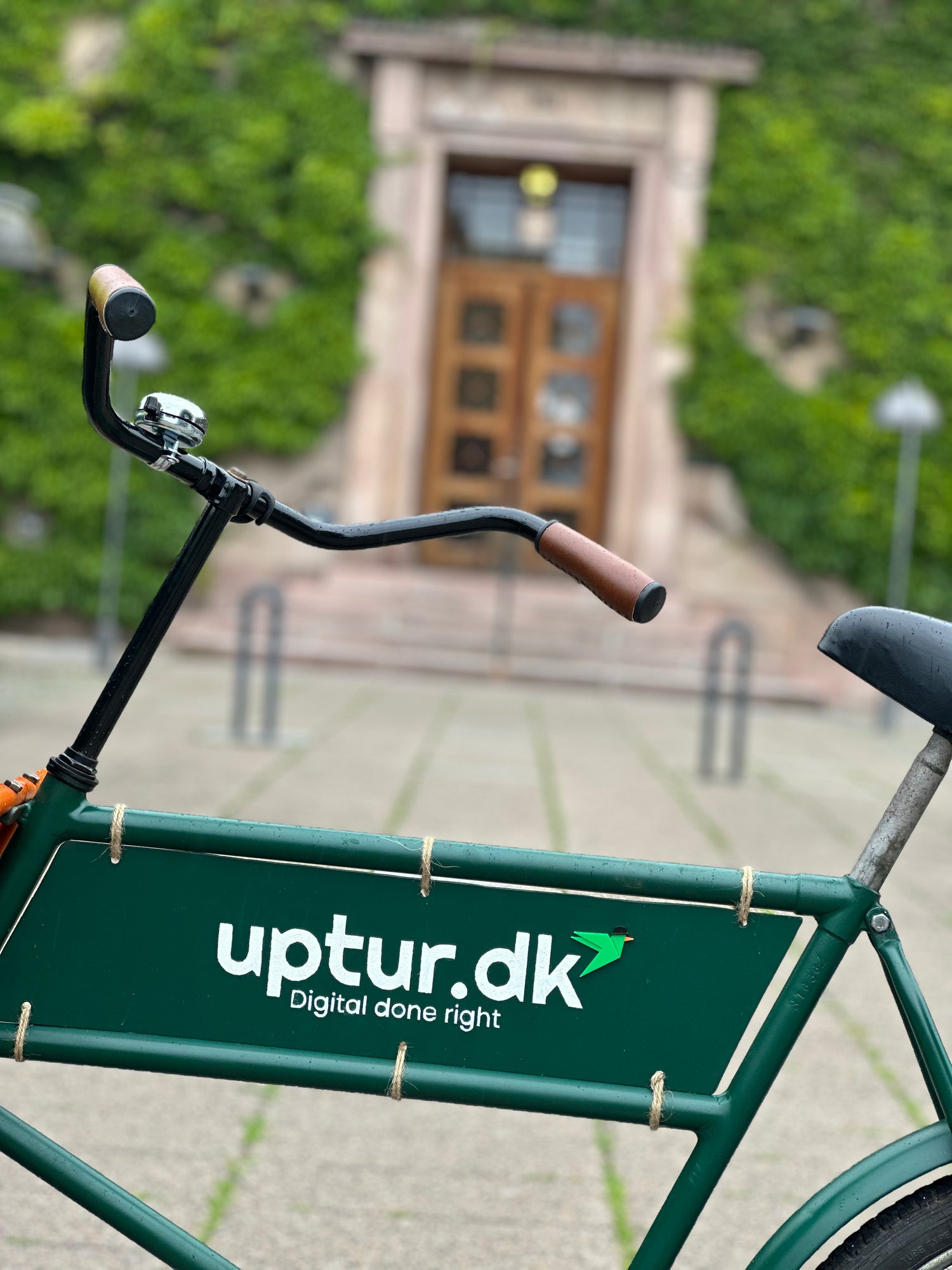 The uptur.dk bike with logo